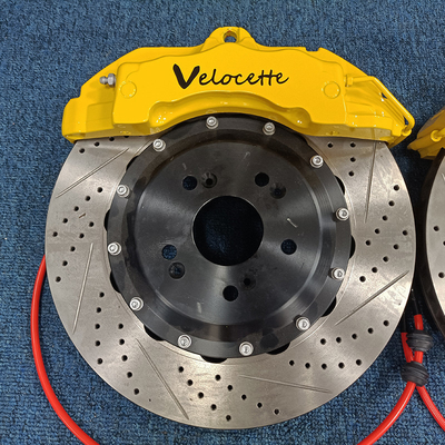 18Z 6 Pistons Car Brake Calipers Use Pillar Calipers And Composite Brake Discs
