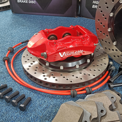 Red GT4 4 Piston Auto Brake Calipers Anti Shake Aluminum Alloy